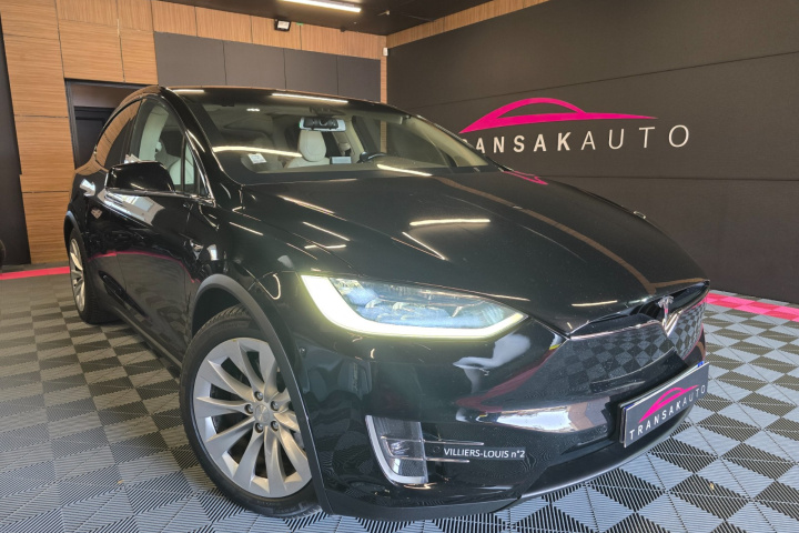 TESLA MODEL X