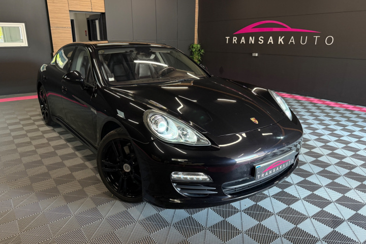PORSCHE PANAMERA